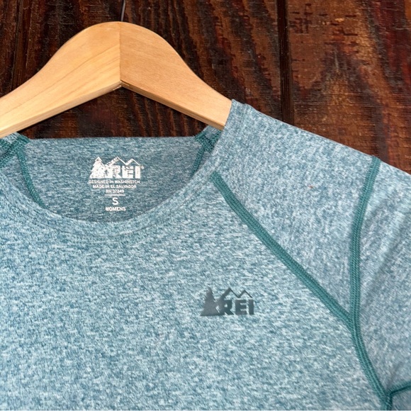 Rei long sleeve athletic shirt - Picture 2 of 3